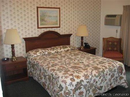 Hickory Grove Motor Inn - Cooperstown Room photo